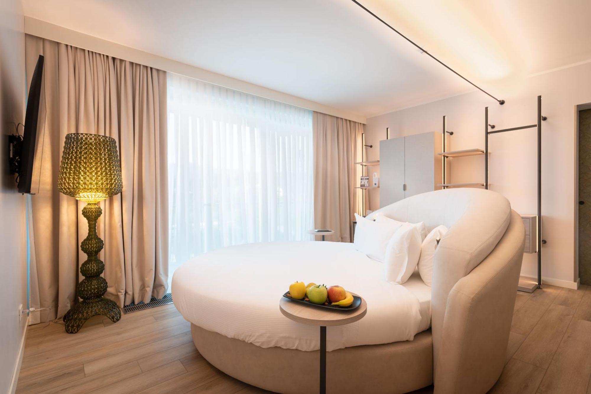 Aqualux Hotel Spa Suite & Terme บาร์โดลิโน ภายนอก รูปภาพ