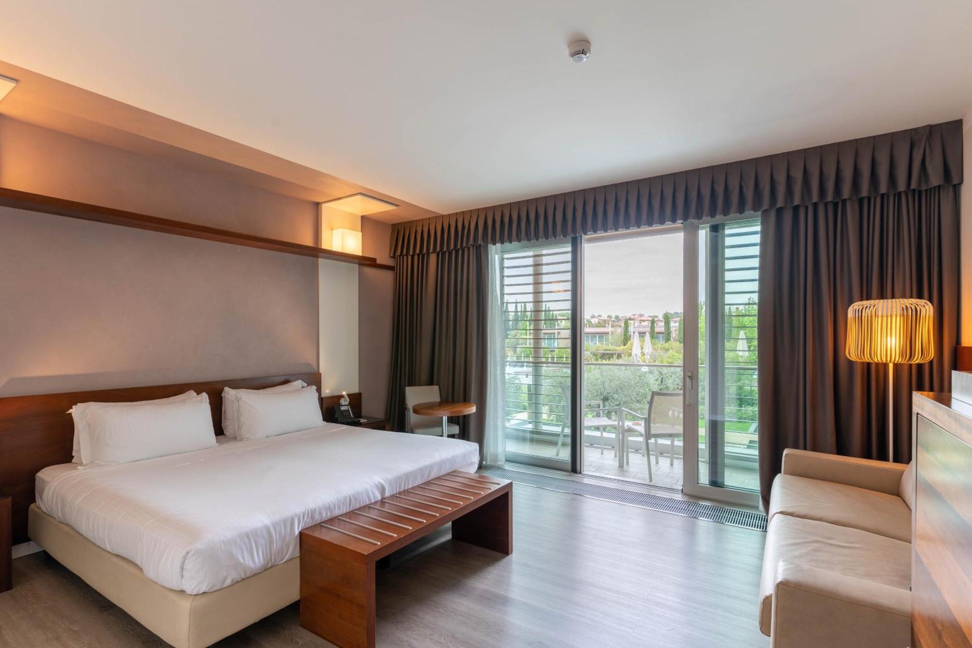 Aqualux Hotel Spa Suite & Terme บาร์โดลิโน ภายนอก รูปภาพ