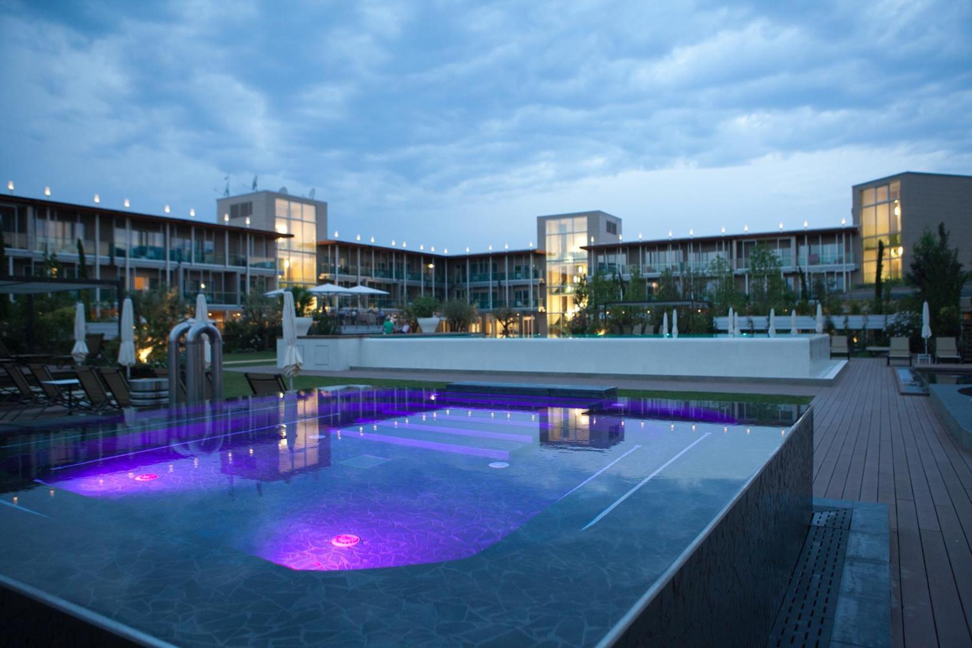 Aqualux Hotel Spa Suite & Terme บาร์โดลิโน ภายนอก รูปภาพ